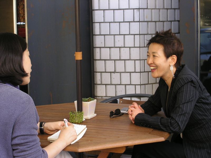 "와인 한잔 할래요?" 윤석화는 그렇게 따뜻한 사람이었다.."잘가요, 그대" [서 기자의 '라떼']