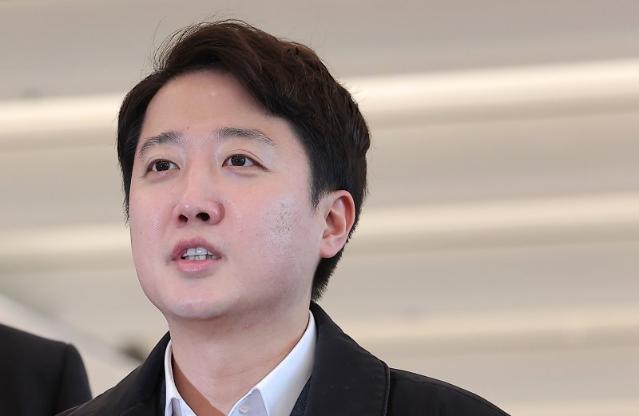 이준석 '명태균 여론조사비 대납 의혹' 무혐의…경찰 "추측성 진술만 확인"