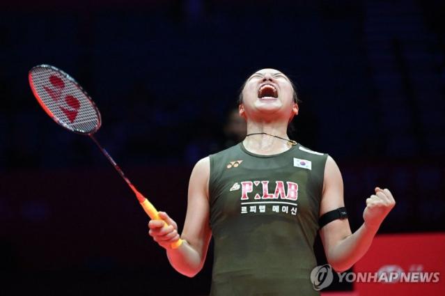 BWF 관계자도 당황했다. 세계 2위 왕즈이, 결승 패배 후 오열 한 이유... 이러다 '안세영 트라우마' 생기겠네