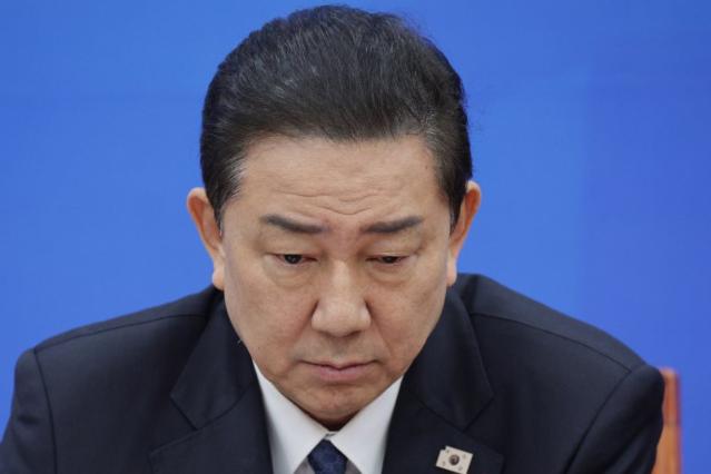 'KAL 숙박권 논란' 김병기 "적절치 못했다..즉각 반환"