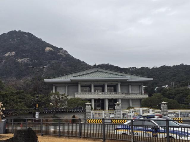 다시 청와대 시대… 상권 "상주 근무자 늘면 매출도 회복"