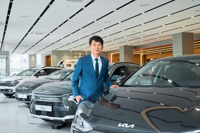 기아 정태삼 영업이사, 6천대 판매 ‘그레이트 마스터’