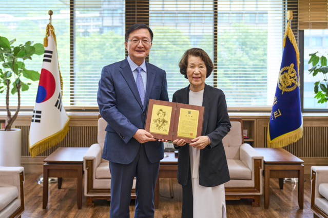 한세예스24문화재단 조영수 명예이사장, 서울대에 발전기금 1억 쾌척