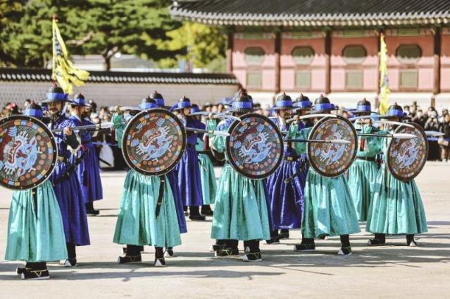 경복궁서 조선 왕 호위군 사열 '첩종' 재연 행사