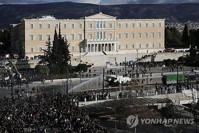 무디스, 그리스 신용등급 상향...3대 신용평가사 모두 '투자적격'