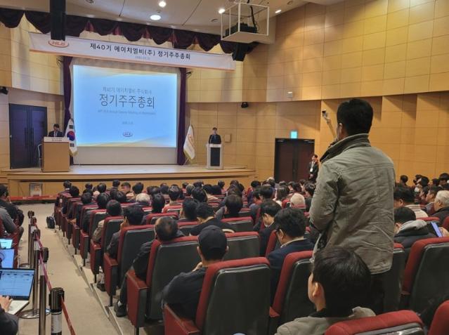 "반드시 신약 허가 받겠다"...진양곤 HLB그룹 회장, 주총 내내 소통