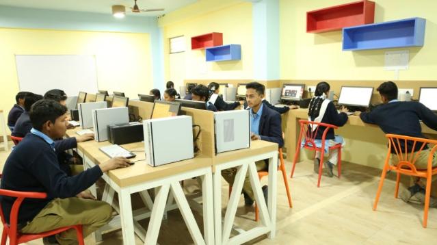 세라젬, 인도에 13번째 드림스쿨… 시노펙스, 베트남에 정수시스템 기증