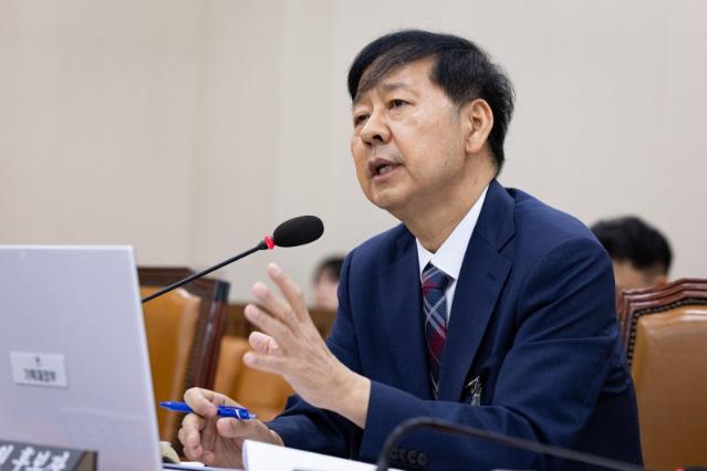 구윤철,배우자 약사면허 대여 의혹에 "계약 즉시 종료토록 할 것"