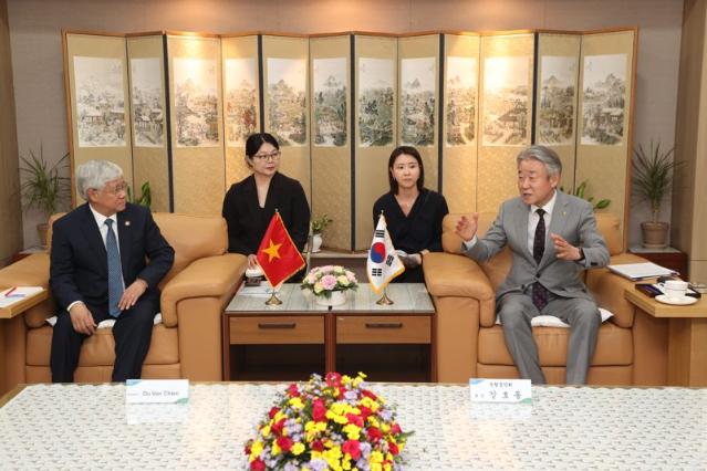 강호동 농협중앙회장, 베트남 도 반 찌엔 조국전선중앙위원회 위원장 접견