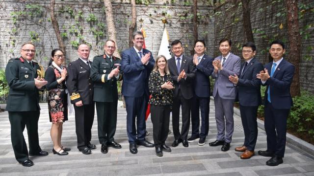 방사청장, 캐나다 국방차관과 회담 "잠수함 사업 등 방산 협력 논의"