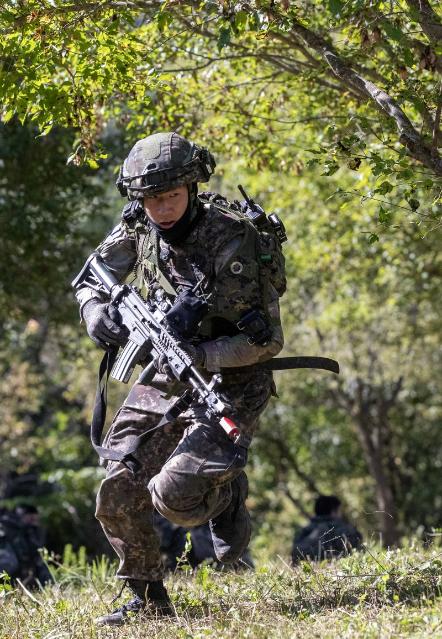 육군 '제3회 국제 과학화전투 경연대회' "실탄 대신 공포탄·레이저 발사 측정"