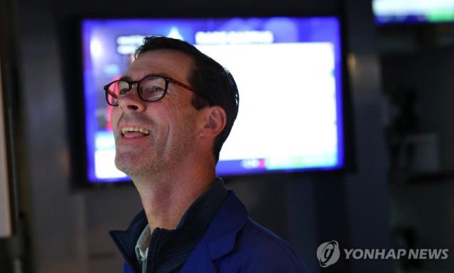 美증시, 예상밑돈 물가에 '안도 랠리'..3대지수 최고치 마감