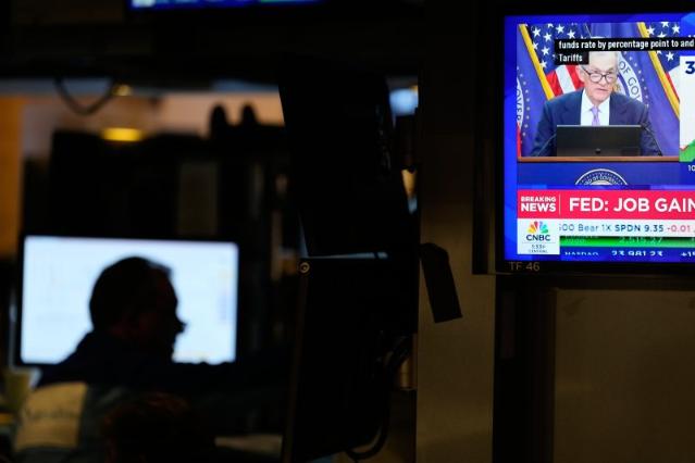 [뉴욕증시] "금리 인하 쉬어간다" 우려에 혼조세…엔비디아, 시총 5조달러 돌파