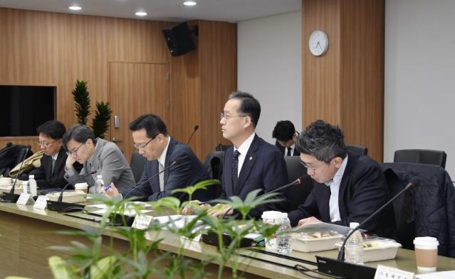 정부, 美금리인하 영향 점검…"관세협상 타결에 외환시장 일부 안정"