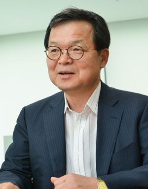 서울사대부고, '자랑스러운 부고인' 권오용·김형준 선정