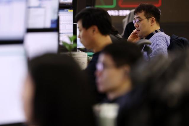 ‘美 금리 향방 경계’ 코스피?코스닥 혼조세 [fn오전시황]