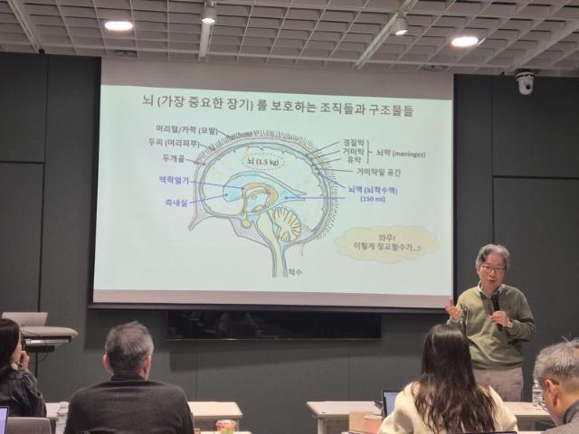 '치매 유발' 뇌 속 노폐물, 청소법 있다...치매 예방 기대