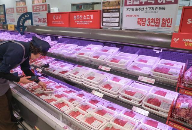 이마트, 대형마트 최초 호주산 '유기농 소고기' 출시…할인 판매