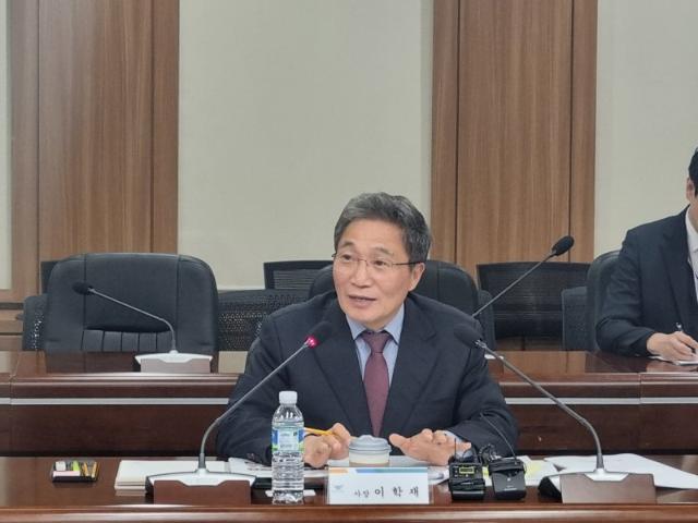 인천공항 올해 매출 3조원 육박... 이학재 "세관과 검색 강화 논의"