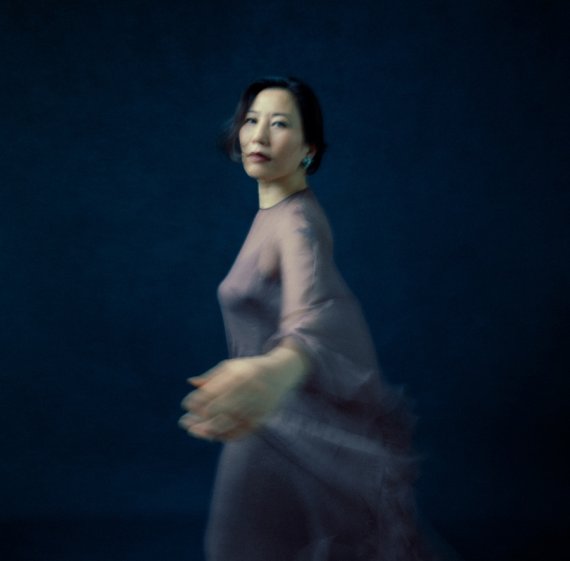 임현정 'Extraordinary', 이즘→뮤브 '올해의 앨범' 쾌거