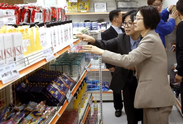 복지부, 먹거리·생필품 '그냥드림' 사업 더 키운다