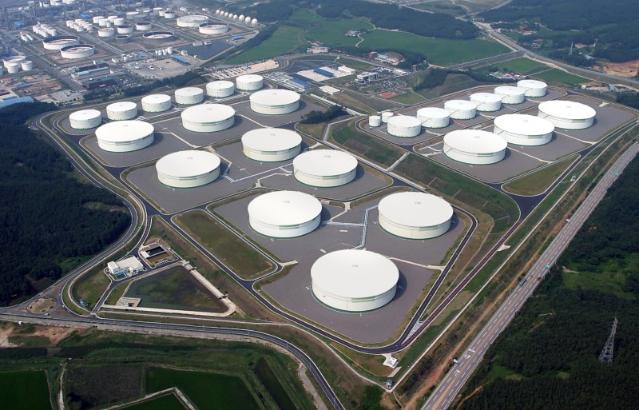 정부 석유비축 1억 배럴시대 개막.. "210일이상 사용물량 보유"